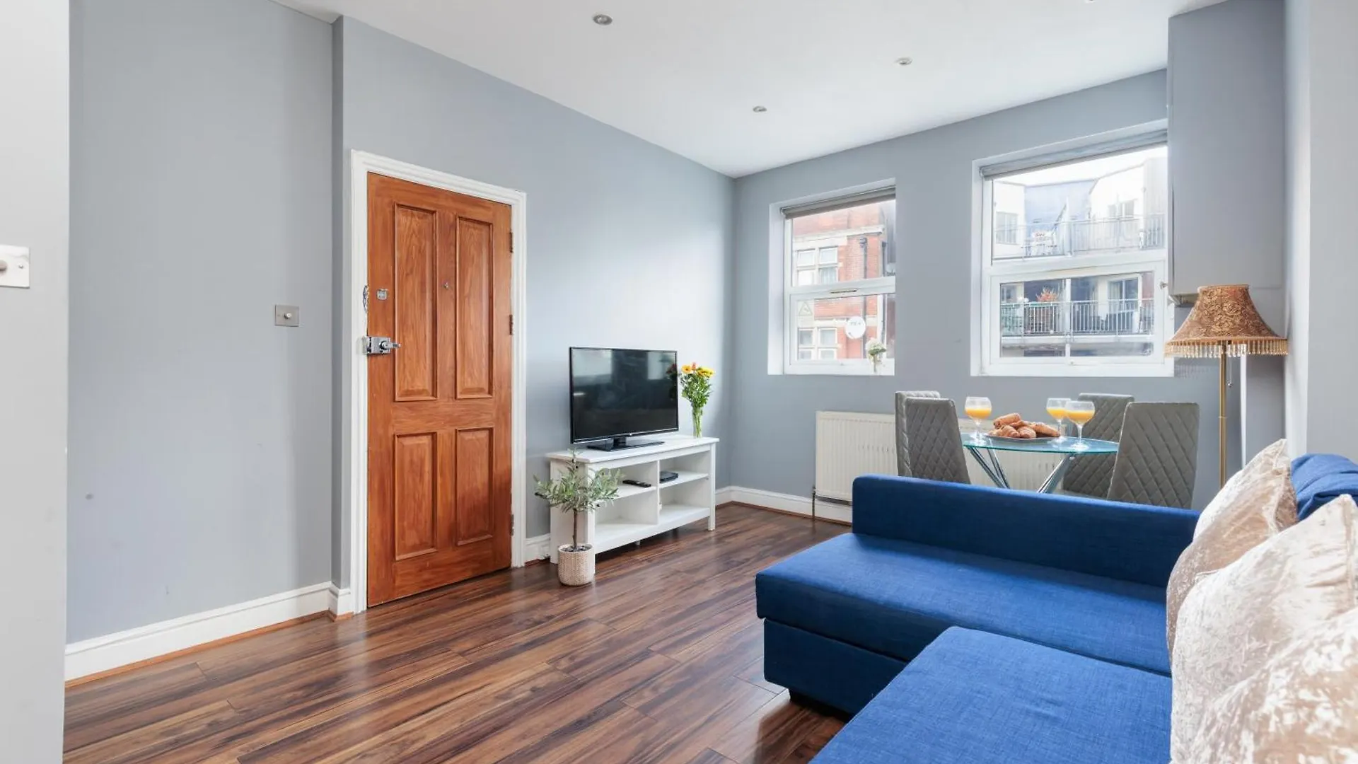 Two Bedroom Apartment At Heart Of Hanwell