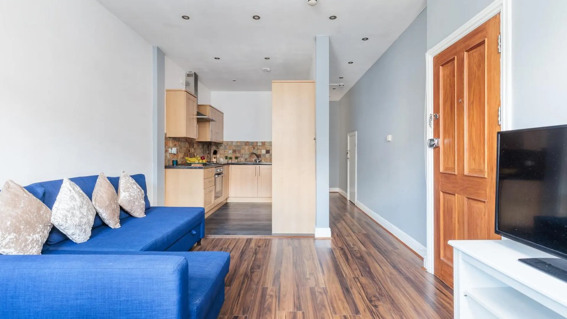 Two Bedroom Apartment At Heart Of Hanwell 0*,