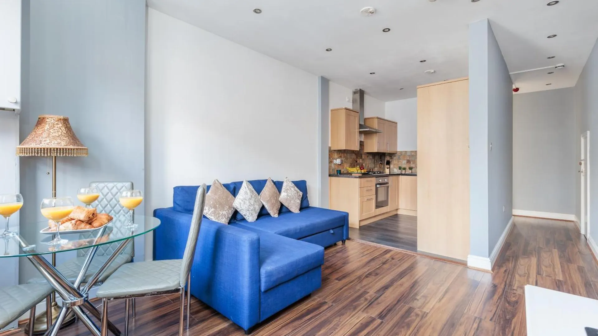 Two Bedroom Apartment At Heart Of Hanwell