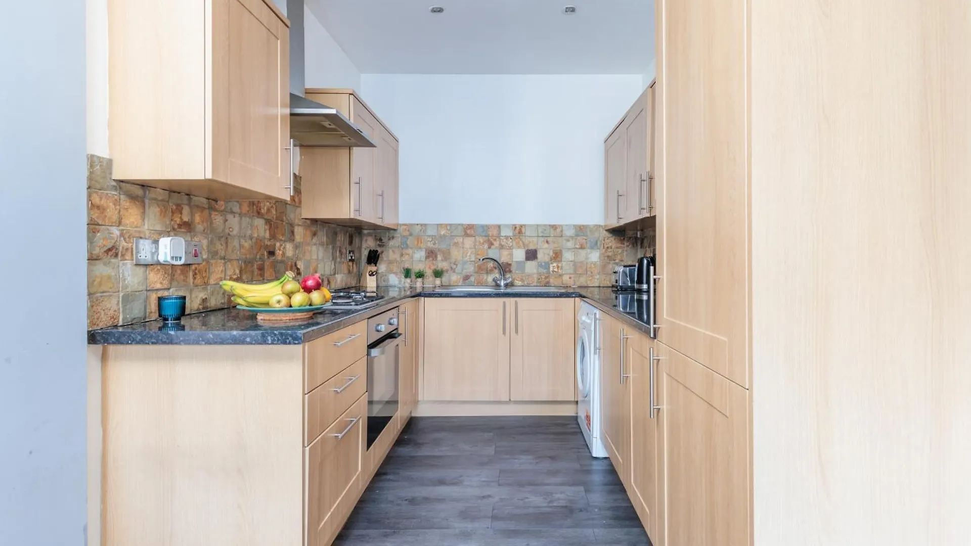 Two Bedroom Apartment At Heart Of Hanwell